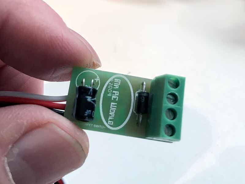 Latching MOSFET Switch